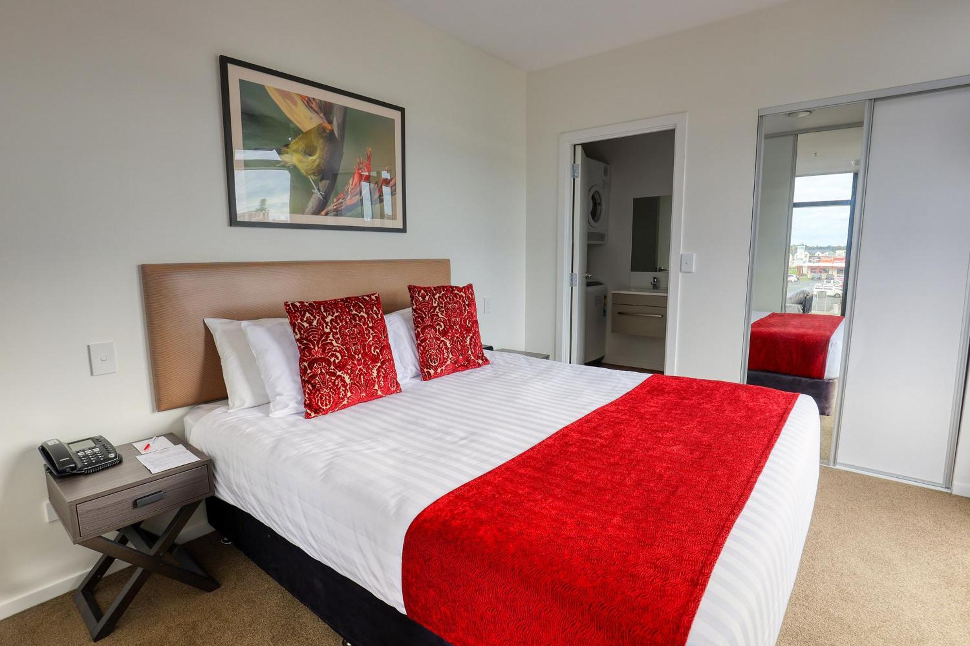 Ramada Suites By Wyndham Auckland Manukau Pacfic Centre Eksteriør billede