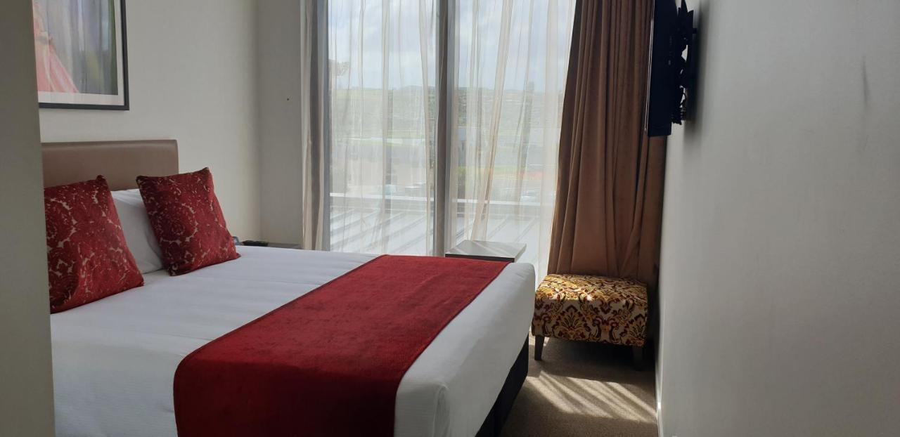 Ramada Suites By Wyndham Auckland Manukau Pacfic Centre Eksteriør billede