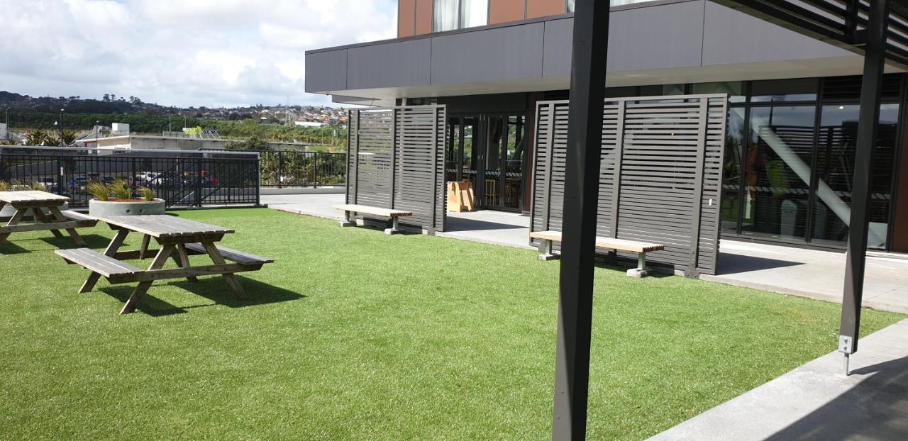 Ramada Suites By Wyndham Auckland Manukau Pacfic Centre Eksteriør billede