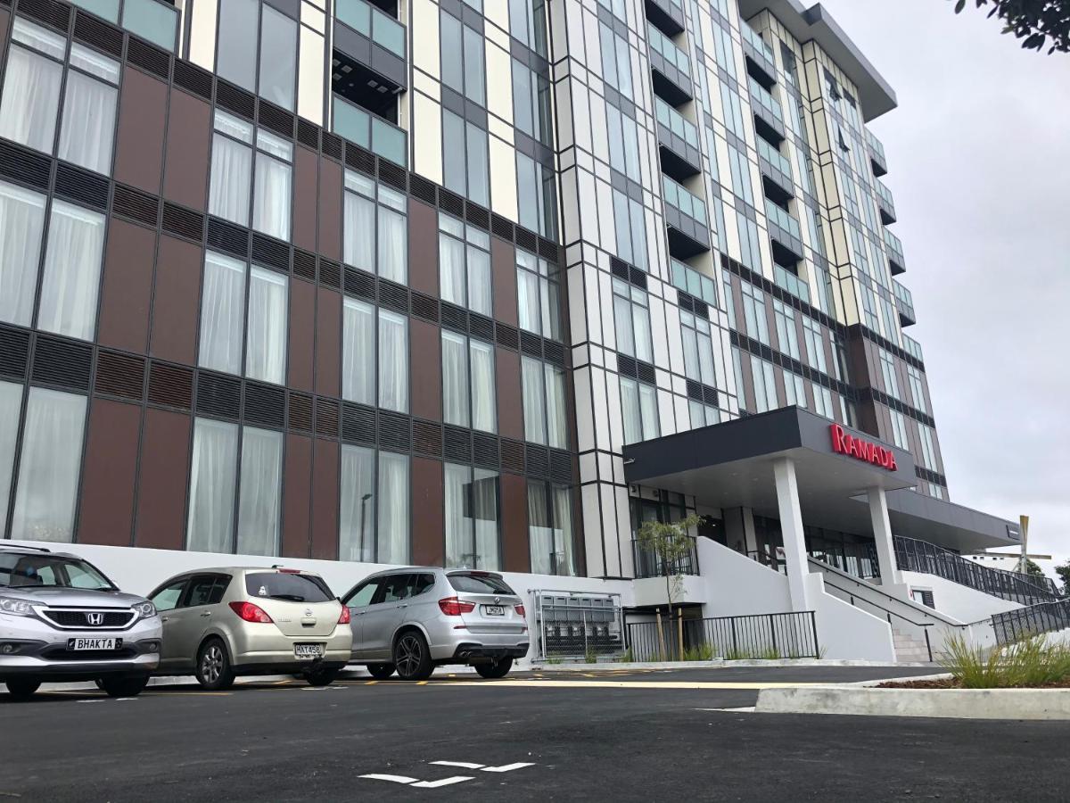 Ramada Suites By Wyndham Auckland Manukau Pacfic Centre Eksteriør billede
