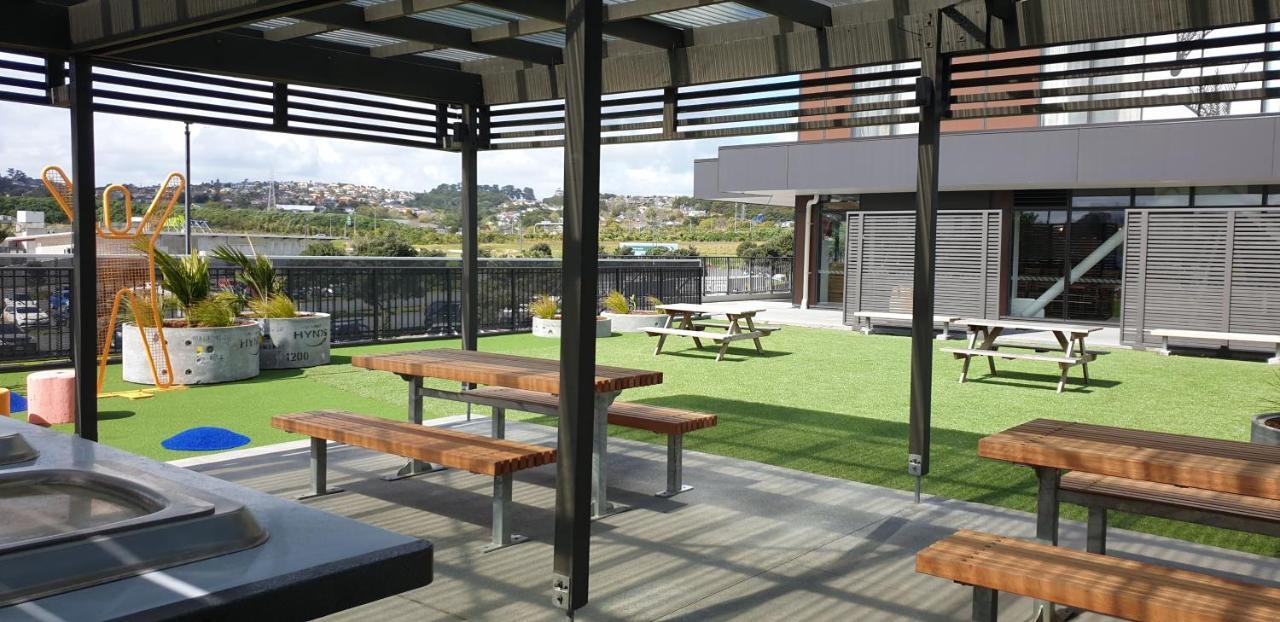 Ramada Suites By Wyndham Auckland Manukau Pacfic Centre Eksteriør billede