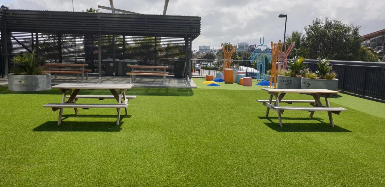 Ramada Suites By Wyndham Auckland Manukau Pacfic Centre Eksteriør billede