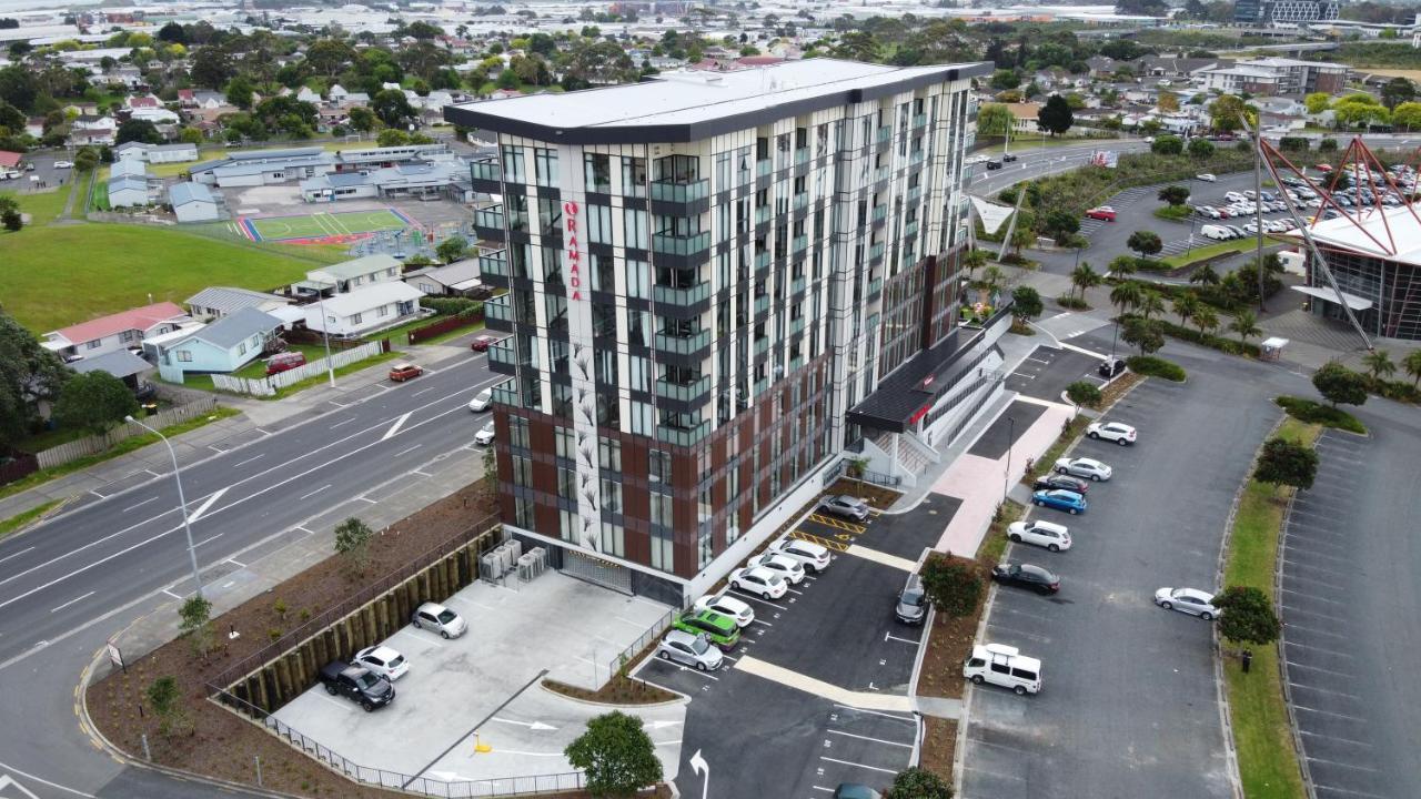 Ramada Suites By Wyndham Auckland Manukau Pacfic Centre Eksteriør billede